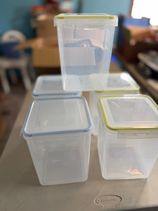 lot 267 image: 4-Piece Locking Pantry Storage Container Set