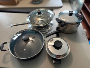 lot 268 image: Cookware Lot with Pots, Skillet & Wok
