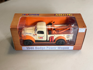 lot 292 image: 1946 Dodge Power Wagon Tow Truck Federated Auto Parts 125 Diecast New In Box