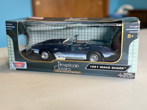 lot 293 image: 1961 Corvette Mako Shark Motor Max American Classics 118 Diecast Car New In Box