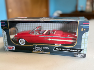 lot 296 image: 1960 Chevy Impala Convertible Motor Max American Classics 118 Diecast Car New In Box