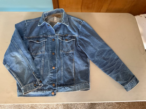 lot 301 image: Wrangler Authentic Western Denim Jacket - Size Large (74145PW)