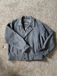 lot 307 image: Vintage Members Only Gray Wool Bomber Jacket - Size 40