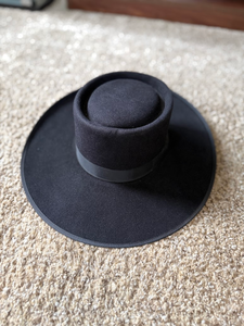 lot 311 image: Mackey Custom Hats 50X Beaver Black Felt Gaucho Hat