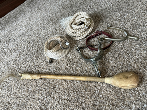 lot 314 image: Vintage Western Equestrian Spur, Quirt & Cotton Rein Lot