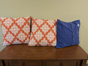 lot 353 image: Set of 3 Decorative Throw Pillows Including Kansas State Wildcats Shirt Pillow